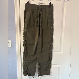Lululemon Women's Dance Studio Mid-Rise Pant Size 6